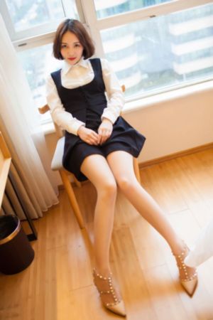 蓝光免费全集观看_十万网红美女美酱